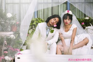 拍个室内婚纱照多少钱 婚纱照全部内景好吗